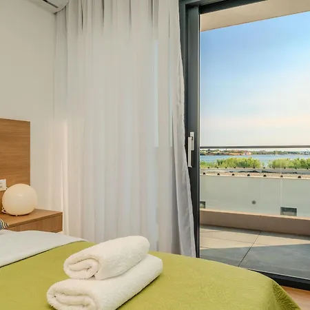 Beachfront Jugo With Seaview Villa *