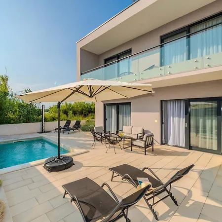 Villa Beachfront Jugo With Seaview *
